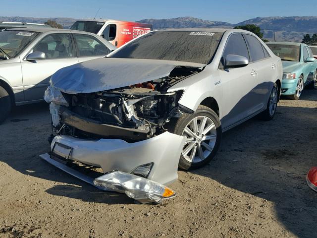 4T1BD1FK4CU004850 - 2012 TOYOTA CAMRY HYBR SILVER photo 2