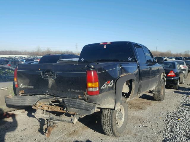 1GCGK29U11Z113673 - 2001 CHEVROLET SILVERADO BLACK photo 4