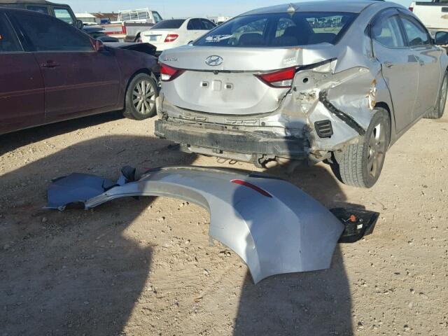 KMHDH4AE0GU579405 - 2016 HYUNDAI ELANTRA SE SILVER photo 9