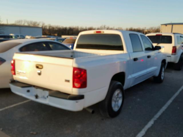 1D7HE48N96S671309 - 2006 DODGE DAKOTA WHITE photo 4