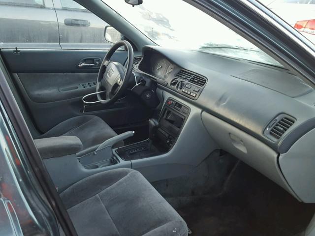 1HGCD5630VA025791 - 1997 HONDA ACCORD LX GREEN photo 5