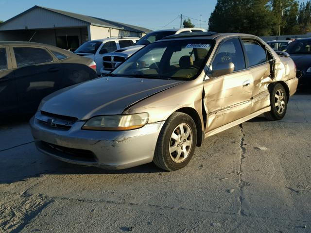 1HGCG56672A043685 - 2002 HONDA ACCORD EX GOLD photo 2