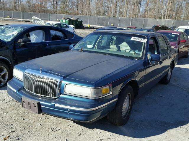 1LNLM82W9VY647194 - 1997 LINCOLN TOWN CAR S GREEN photo 2