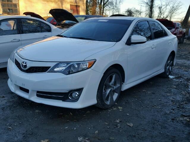 4T1BF1FK7CU630063 - 2012 TOYOTA CAMRY BASE WHITE photo 2