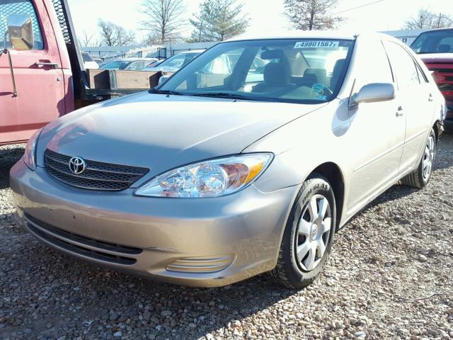 4T1BE32K12U036605 - 2002 TOYOTA CAMRY LE ოქროსფერი ფოტო 2