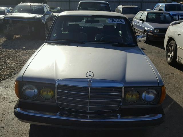 WDBAB23A6CB304682 - 1982 MERCEDES-BENZ 240 D SILVER photo 9