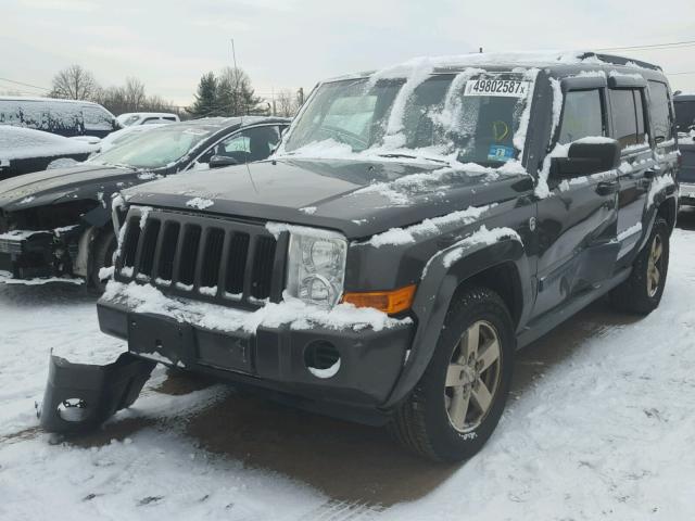 1J8HG48N76C124515 - 2006 JEEP COMMANDER GRAY photo 2