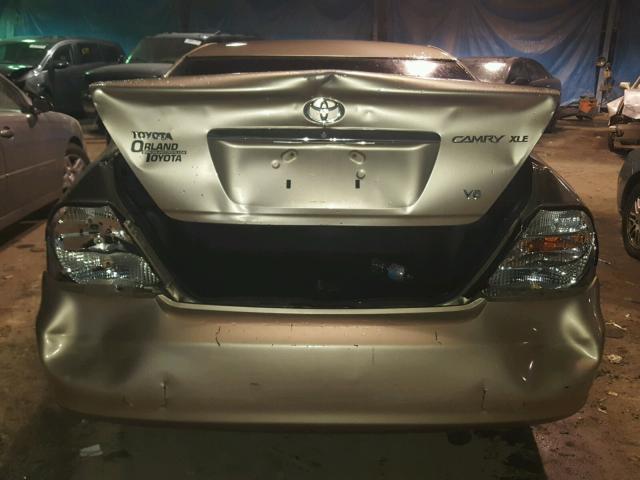 4T1BF30K52U541448 - 2002 TOYOTA CAMRY LE GOLD photo 9