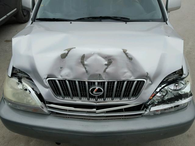 JTJGF10U320142896 - 2002 LEXUS RX 300 SILVER photo 7