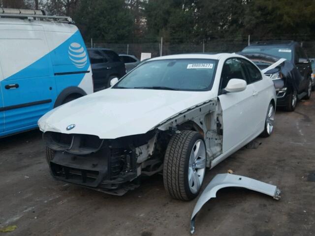 WBAKE3C53BE441689 - 2011 BMW 328 I WHITE photo 2