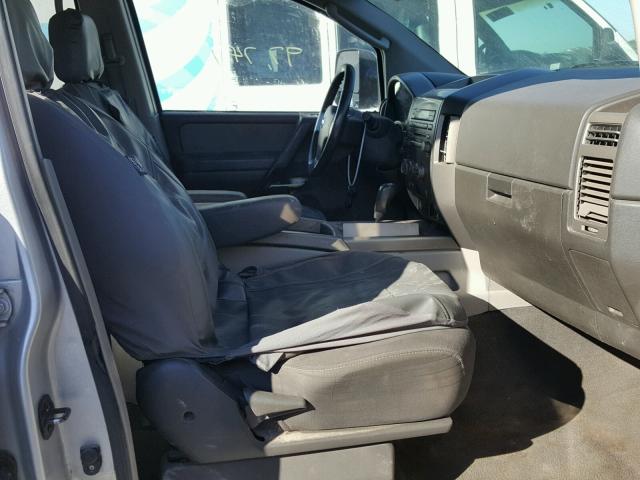 1N6AA07B44N546623 - 2004 NISSAN TITAN XE SILVER photo 5