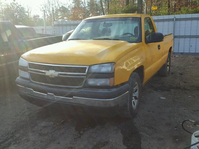 1GCEC14X17Z132829 - 2007 CHEVROLET SILVERADO YELLOW photo 2