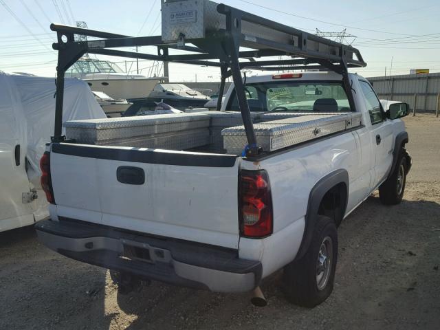 1GCHC24U57E174405 - 2007 CHEVROLET SILVERADO WHITE photo 4