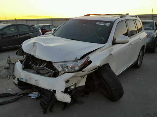 5TDYK3EH5CS069751 - 2012 TOYOTA HIGHLANDER WHITE photo 2