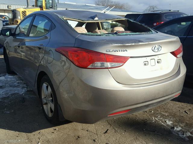 5NPDH4AE2DH415471 - 2013 HYUNDAI ELANTRA GL BEIGE photo 3