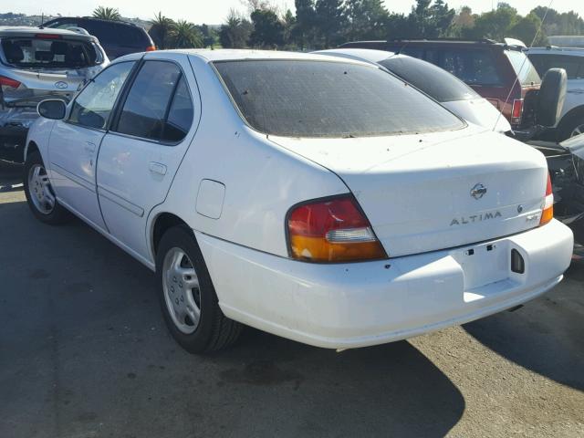 1N4DL01D9XC157647 - 1999 NISSAN ALTIMA XE WHITE photo 3