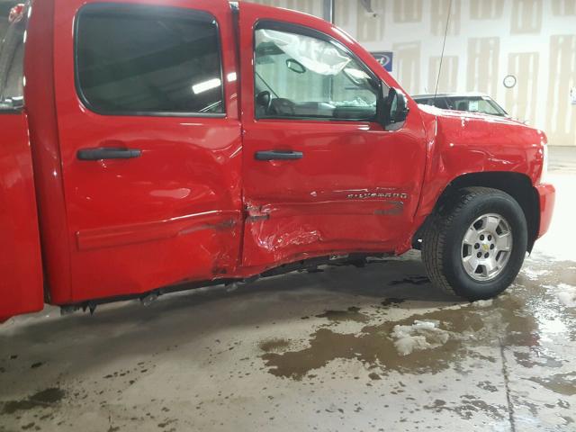 3GCPKSE35BG353050 - 2011 CHEVROLET SILVERADO RED photo 9