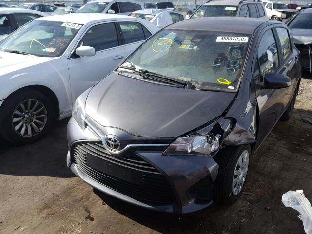 VNKKTUD3XHA082294 - 2017 TOYOTA YARIS L GRAY photo 2