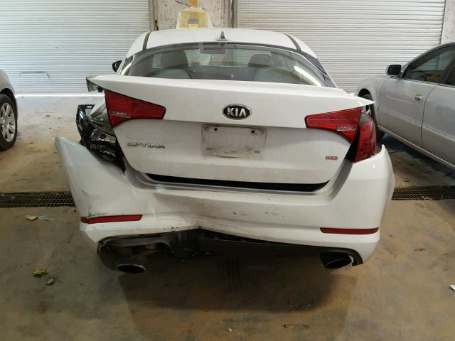 5XXGM4A70DG238456 - 2013 KIA OPTIMA LX WHITE photo 9