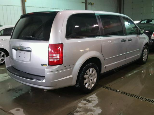 2A8HR44H88R799892 - 2008 CHRYSLER TOWN & COU SILVER photo 4