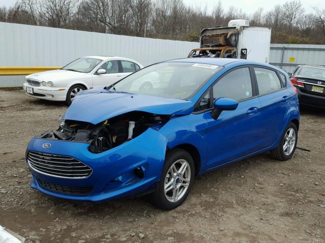 3FADP4EJXHM118951 - 2017 FORD FIESTA SE BLUE photo 2