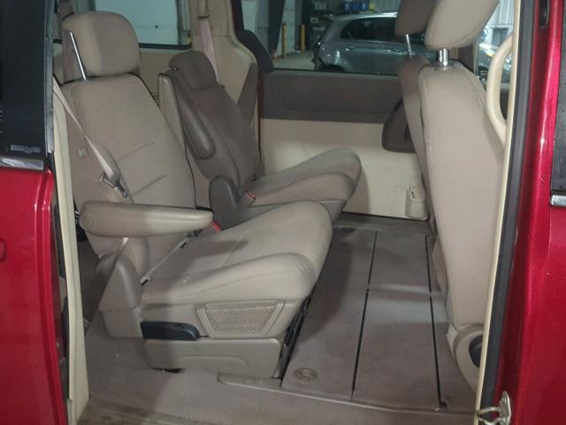 2A8HR44E59R581237 - 2009 CHRYSLER TOWN & COU RED photo 6