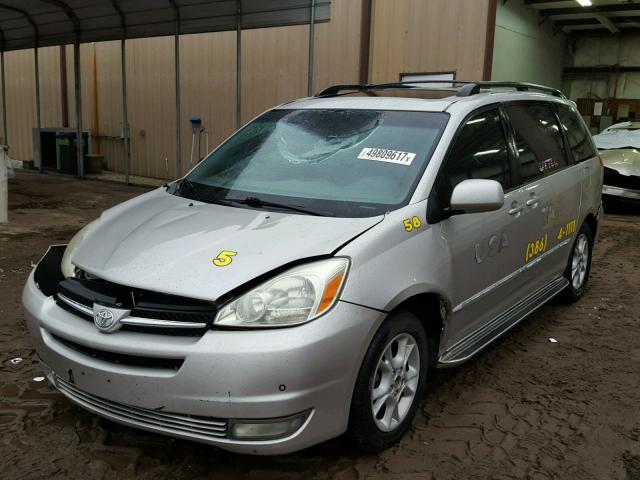 5TDZA22C34S088584 - 2004 TOYOTA SIENNA XLE SILVER photo 2