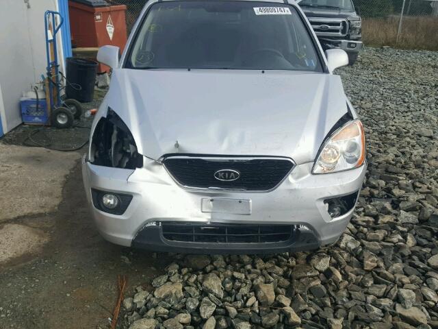 KNAHH8A83C7388736 - 2012 KIA RONDO SILVER photo 9