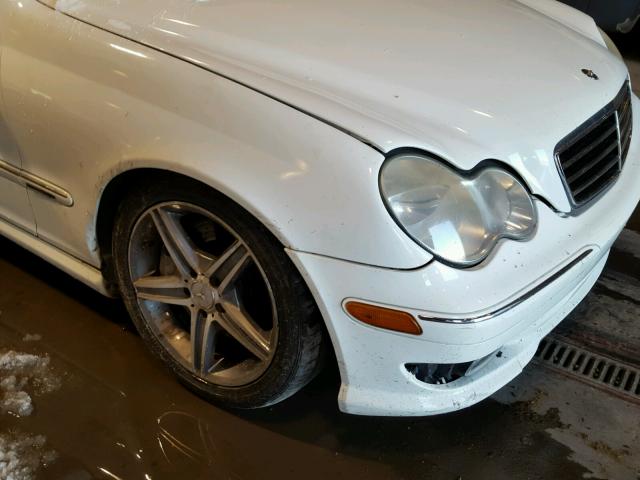 WDBRF40J95F680991 - 2005 MERCEDES-BENZ C 230K SPO WHITE photo 9