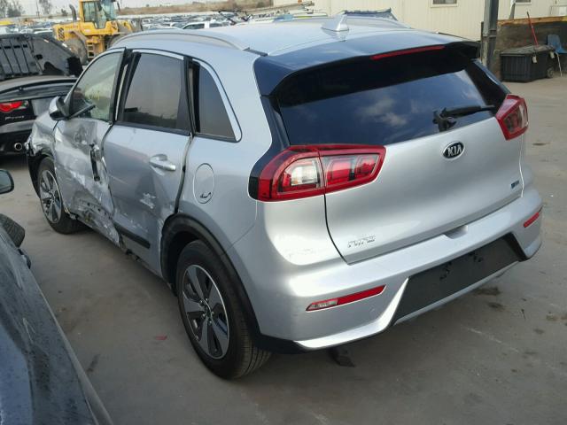 KNDCB3LC3H5077328 - 2017 KIA NIRO FE SILVER photo 3