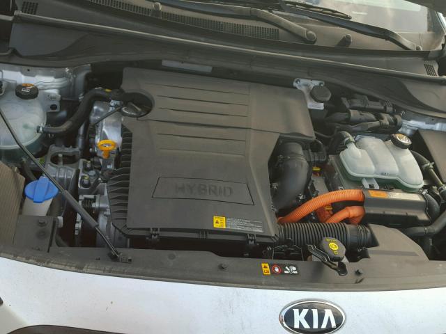 KNDCB3LC3H5077328 - 2017 KIA NIRO FE SILVER photo 7