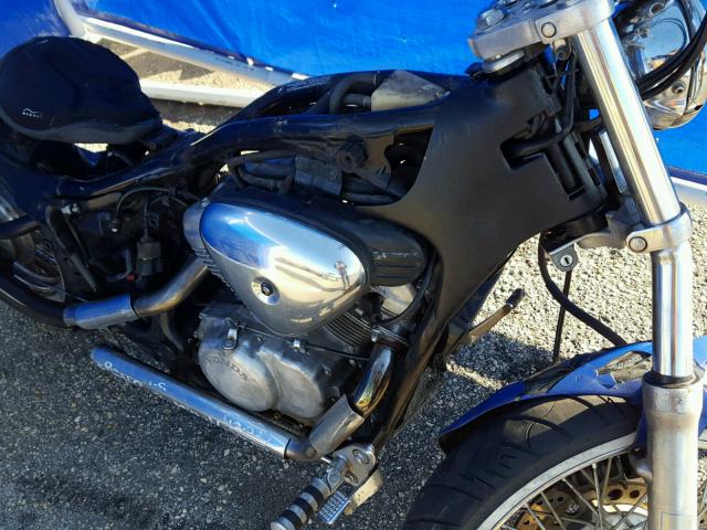 JH2PC21021K220270 - 2001 HONDA VT600 C BLUE photo 9