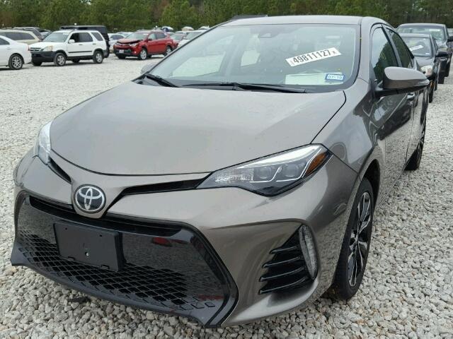 5YFBURHE6JP738636 - 2018 TOYOTA COROLLA L GRAY photo 2