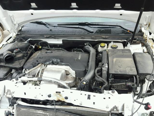 2G4GR5GX5H9122290 - 2017 BUICK REGAL PREM WHITE photo 7