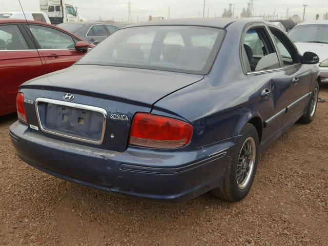 KMHWF25S42A527546 - 2002 HYUNDAI SONATA GL BLUE photo 4