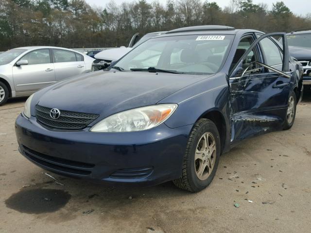 4T1BE32K92U500692 - 2002 TOYOTA CAMRY LE BLUE photo 2