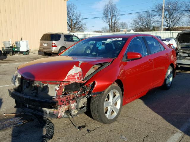 4T1BF1FK9CU558105 - 2012 TOYOTA CAMRY BASE RED photo 2