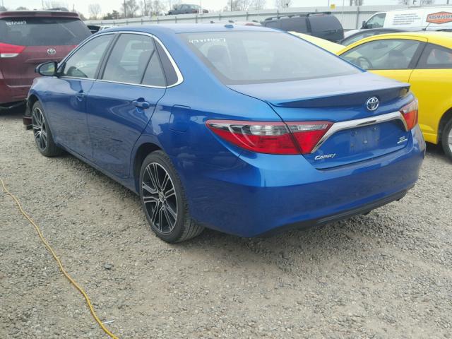 4T1BF1FK2GU508801 - 2016 TOYOTA CAMRY LE BLUE photo 3