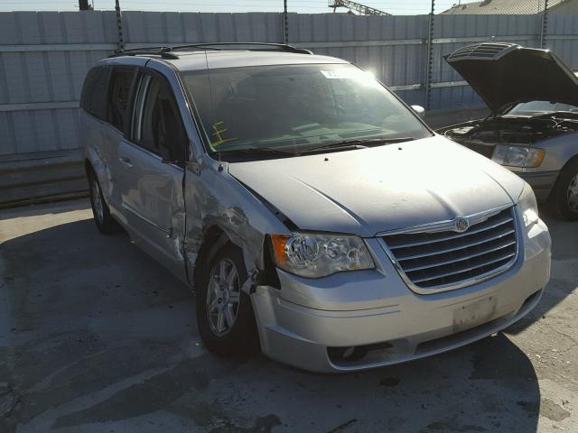 2A4RR5D17AR214675 - 2010 CHRYSLER TOWN & COU SILVER photo 1