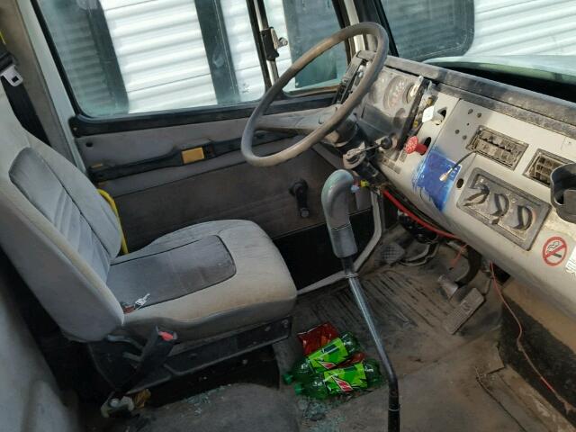1FUWTMDA8XHA71238 - 1999 FREIGHTLINER MEDIUM CON WHITE photo 5