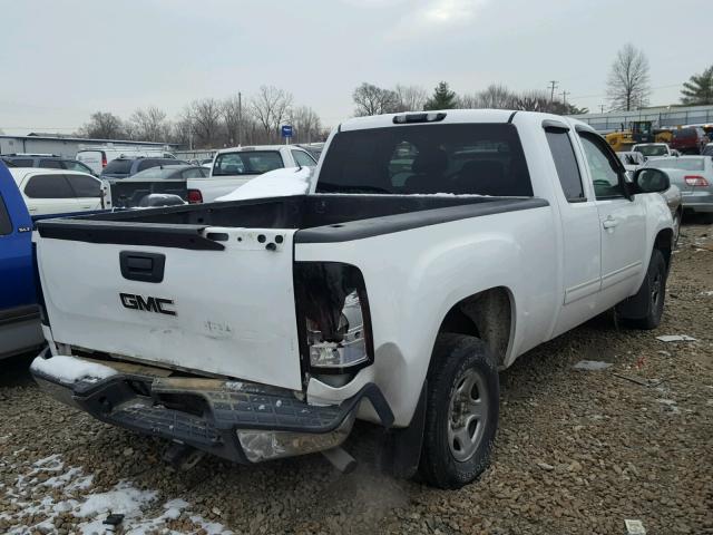 1GTEC29CX9Z144427 - 2009 GMC SIERRA C15 WHITE photo 4