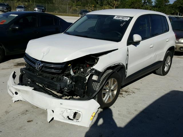 WVGAV3AX4DW585683 - 2013 VOLKSWAGEN TIGUAN S WHITE photo 2