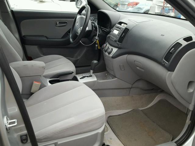 KMHDU46D38U284506 - 2008 HYUNDAI ELANTRA GL SILVER photo 5