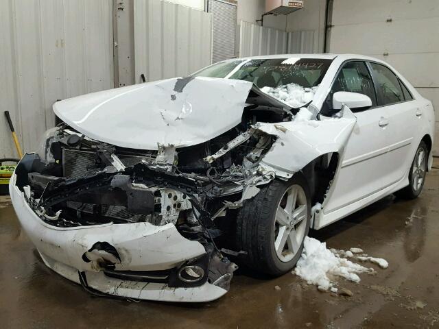 4T1BF1FK5DU645159 - 2013 TOYOTA CAMRY L WHITE photo 2