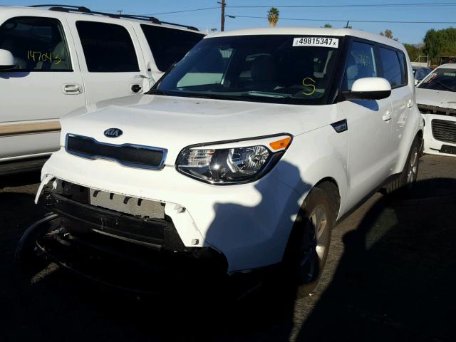 KNDJN2A26G7391979 - 2016 KIA SOUL WHITE photo 2