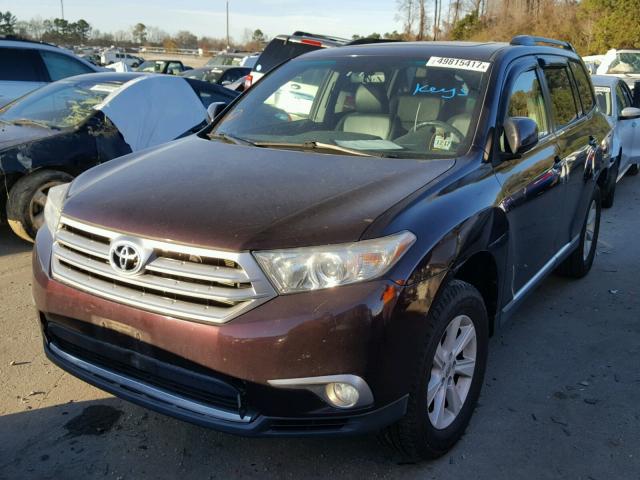 5TDBK3EHXCS115760 - 2012 TOYOTA HIGHLANDER BURGUNDY photo 2