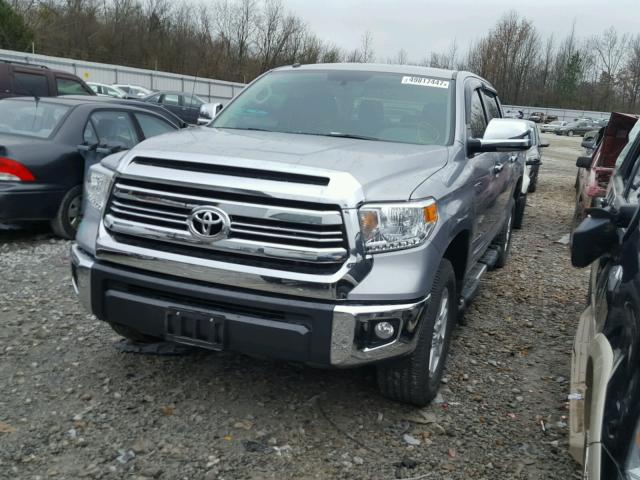 5TFDW5F18GX544972 - 2016 TOYOTA TUNDRA CRE SILVER photo 2