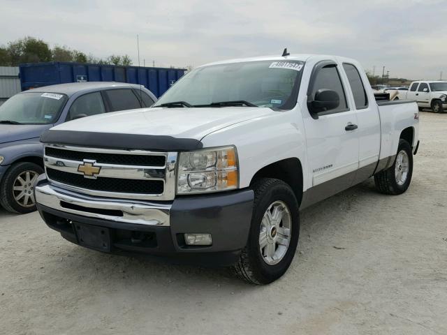 1GCEK29019Z285928 - 2009 CHEVROLET SILVERADO WHITE photo 2