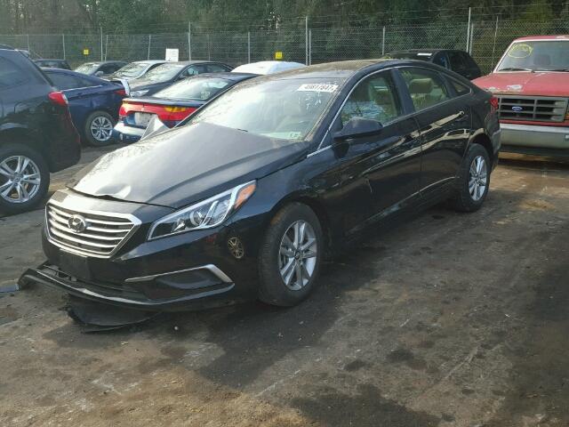 5NPE24AF7HH526795 - 2017 HYUNDAI SONATA SE BLACK photo 2