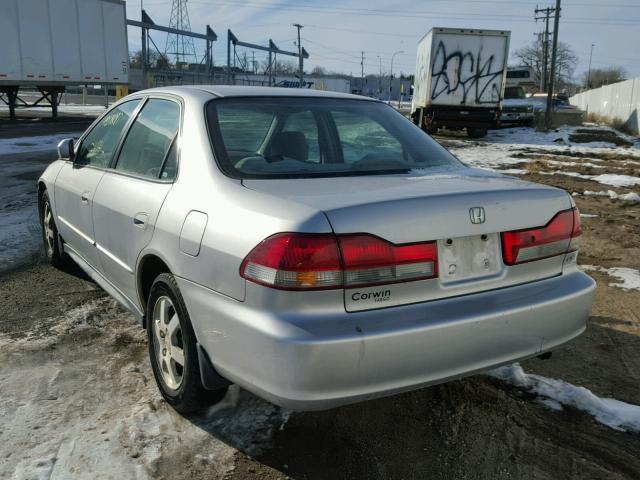 1HGCG56521A093559 - 2001 HONDA ACCORD LX SILVER photo 3